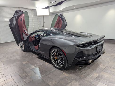 Used 2022 McLaren GT image 24