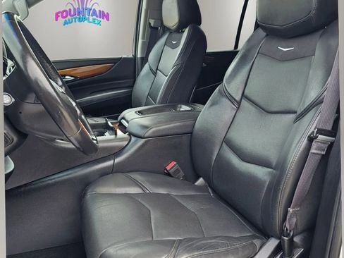 Used 2016 Cadillac Escalade ESV Premium AWD/4WD image 11
