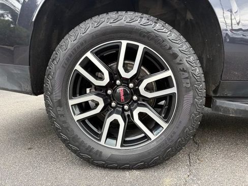 Used 2023 GMC Yukon XL AT4 AWD/4WD image 18