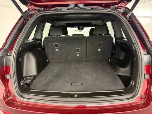 Used 2025 Jeep Grand Cherokee Laredo X w/ Luxury Tech Group I image 35