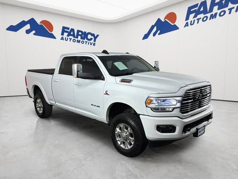 Used 2022 RAM 2500 Laramie AWD/4WD image 2