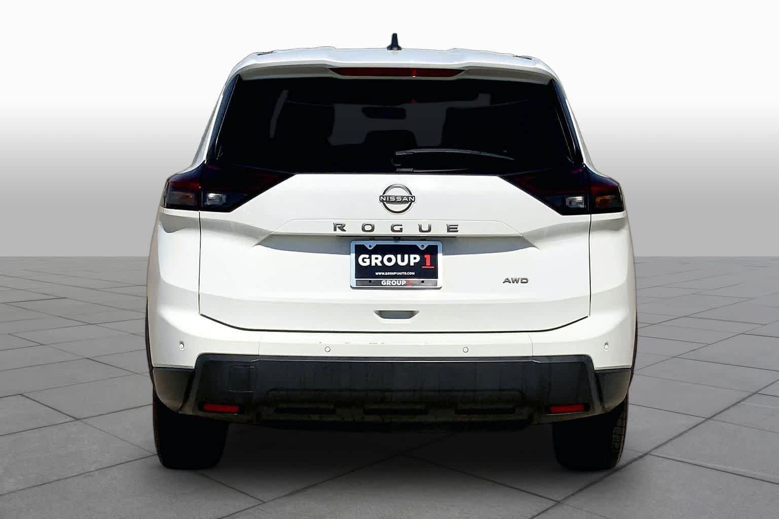 Used 2024 Nissan Rogue S AWD/4WD image 5