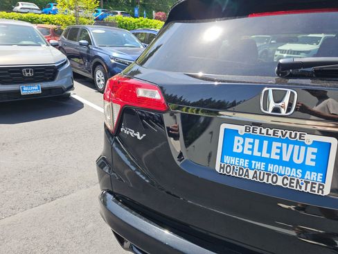 Used 2021 Honda HR-V Sport image 15