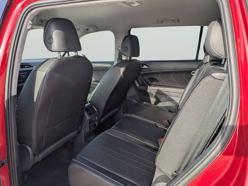 Used 2023 Volkswagen Tiguan SE FWD image 15
