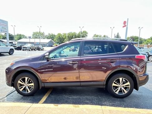Used 2018 Toyota RAV4 XLE AWD/4WD image 7