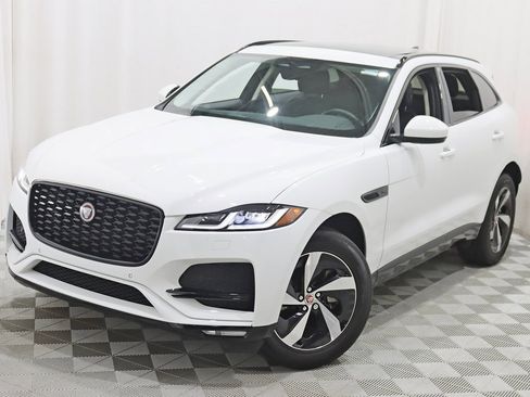 Used 2022 Jaguar F-PACE S image 5