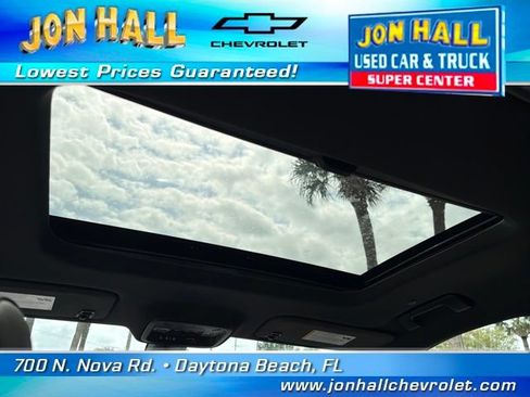 Used 2023 Chevrolet Traverse RS AWD/4WD image 28