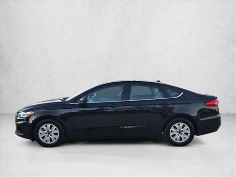 Used 2019 Ford Fusion S image 9