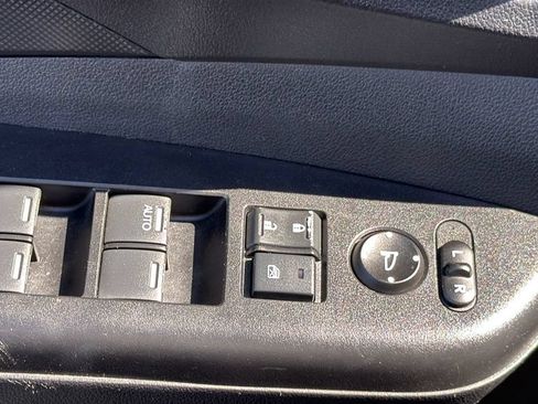 Used 2015 Honda CR-V LX image 20