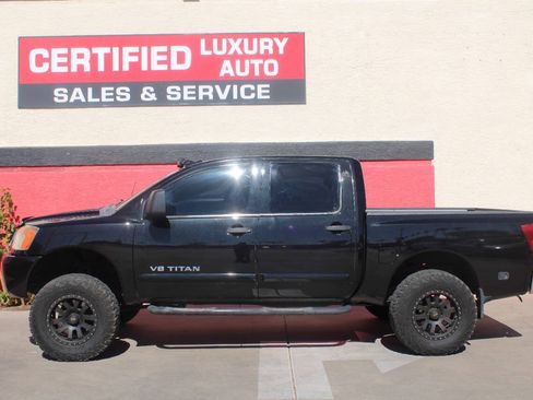 Used 2008 Nissan Titan SE RWD image 2