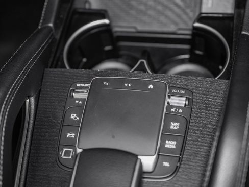 Used 2025 Mercedes-Benz GLE 450e 4MATIC image 46
