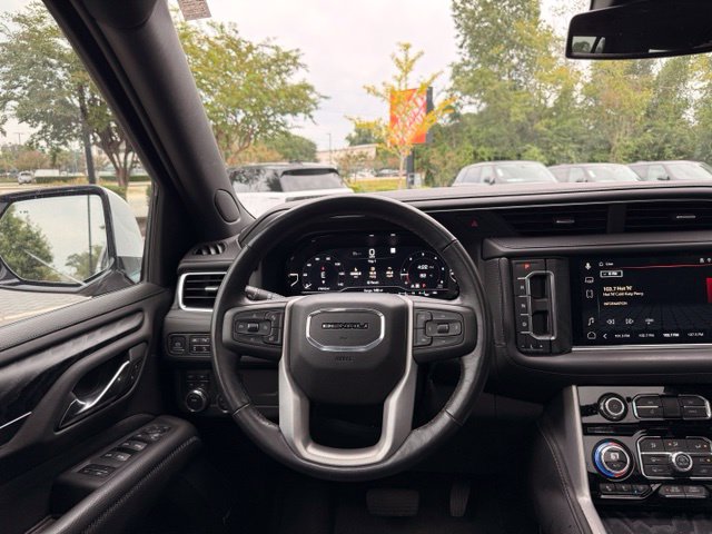 Used 2023 GMC Yukon Denali AWD/4WD image 10