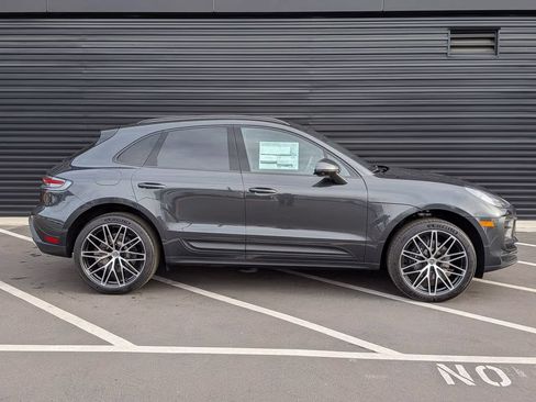 Certified 2026 Porsche Macan AWD/4WD image 8