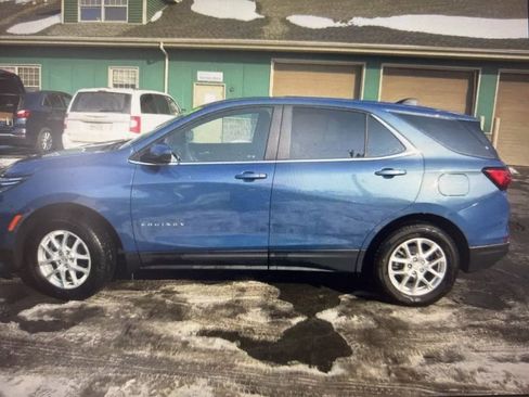 Used 2024 Chevrolet Equinox LT image 3