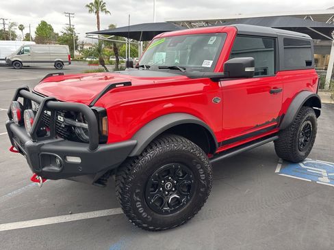 Used 2022 Ford Bronco Wildtrak image 4