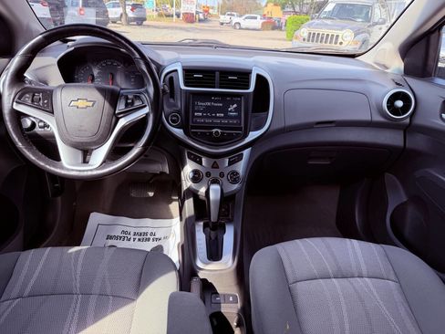 Used 2017 Chevrolet Sonic LT w/ Convenience Package image 28