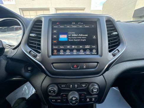 Certified 2022 Jeep Cherokee Latitude Lux image 18