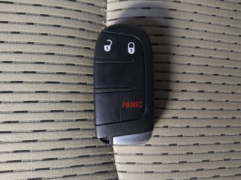 Used 2018 Dodge Journey SE w/ Connectivity Group image 32