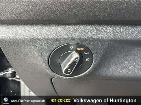 Certified 2022 Volkswagen Jetta SE image 16