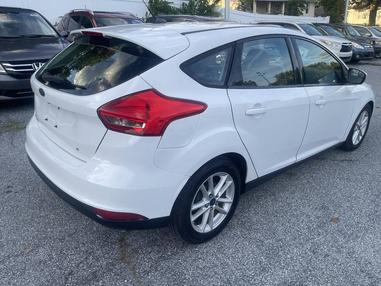 Used 2015 Ford Focus SE FWD image 5