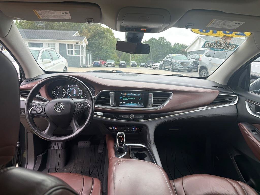 Used 2018 Buick Enclave Avenir w/ Avenir Technology Package FWD image 18