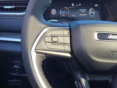 New 2025 Jeep Grand Cherokee Limited w/ Black Appearance Package image 33