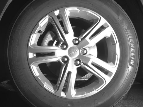 Used 2024 GMC Terrain SLE image 17