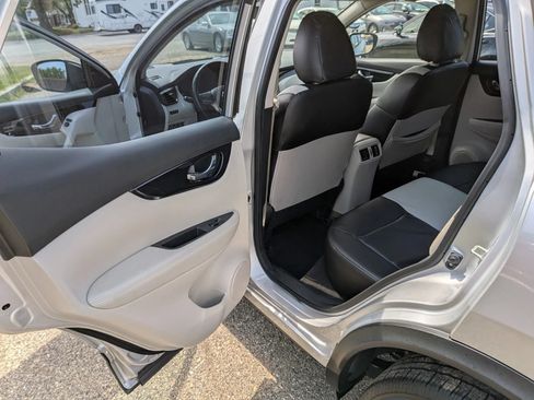 Used 2020 Nissan Rogue Sport SV w/ All-Weather Package AWD/4WD image 24