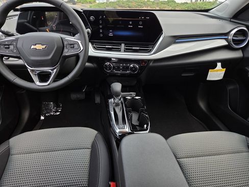 New 2026 Chevrolet Trax LT w/ Driver Confidence Package FWD image 9