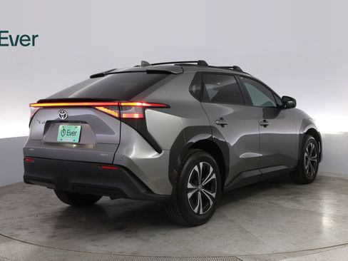 Used 2025 Toyota bZ4X XLE w/ Weather Package image 3