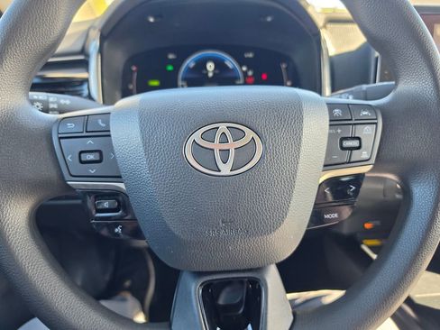 Used 2025 Toyota Camry LE image 16