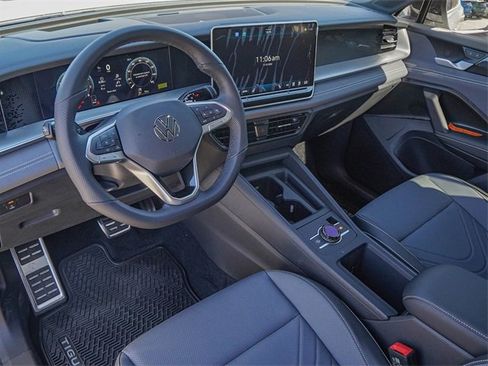 New 2026 Volkswagen Tiguan SE R-Line image 8
