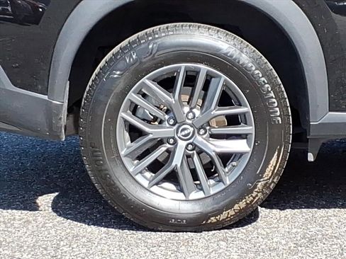 Used 2023 Nissan Rogue S image 3