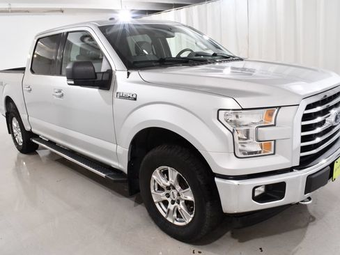 Used 2017 Ford F150 XLT w/ Equipment Group 302A Luxury AWD/4WD image 5