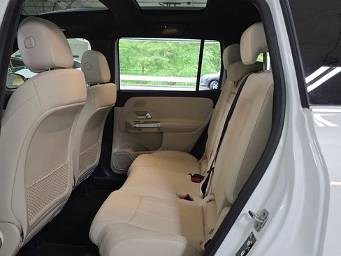 Certified 2026 Mercedes-Benz GLB 250 4MATIC image 16