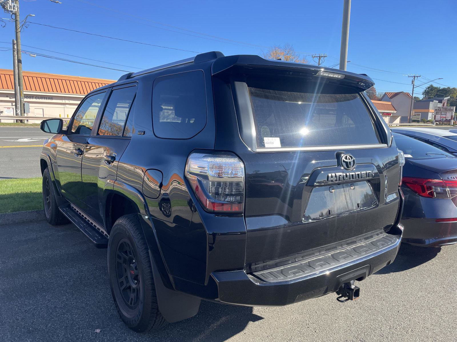 Used 2024 Toyota 4Runner SR5 Premium w/ Moonroof Package AWD/4WD image 3