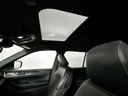 Used 2023 Jeep Grand Cherokee Altitude image 19