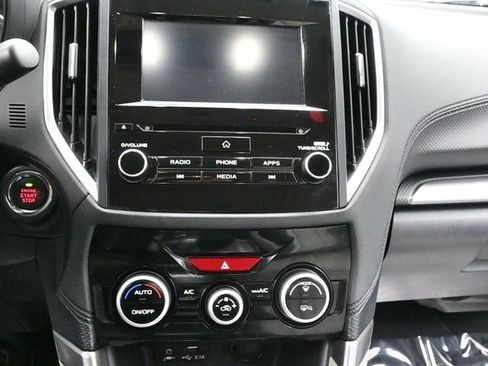 Used 2019 Subaru Forester Premium image 12