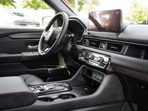 Used 2026 Honda Pilot Black Edition image 36