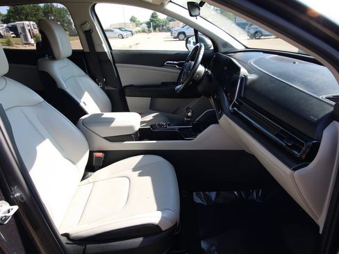 Used 2023 Kia Sportage EX FWD image 8