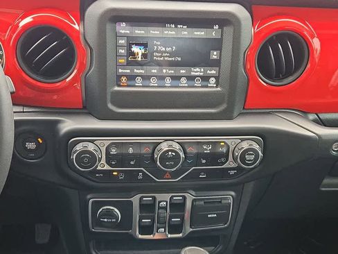Used 2023 Jeep Gladiator Sport AWD/4WD image 28