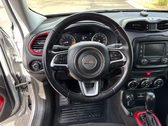 Used 2017 Jeep Renegade Trailhawk w/ Popular Equipment Group AWD/4WD image 15