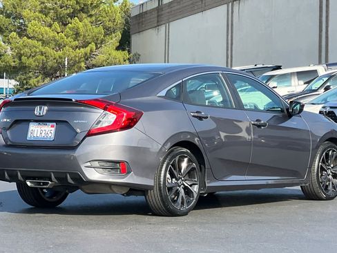 Used 2019 Honda Civic Sport image 2