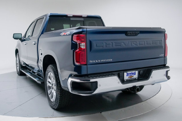Used 2023 Chevrolet Silverado 1500 LTZ w/ LTZ Convenience Package II AWD/4WD image 3
