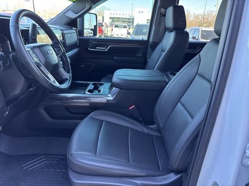 Used 2024 Chevrolet Silverado 2500 LTZ w/ LTZ Convenience Package image 21