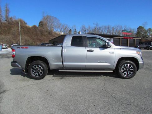 Used 2018 Toyota Tundra SR5 image 8