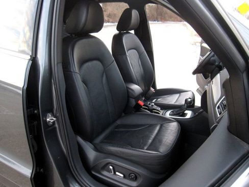 Used 2018 Audi Q3 2.0T Premium Plus w/ Premium Plus Package image 24