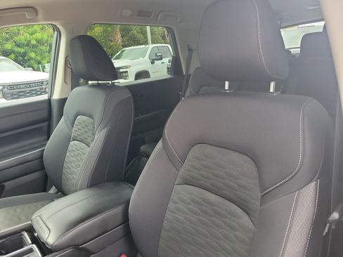 Used 2025 Nissan Pathfinder SV image 27