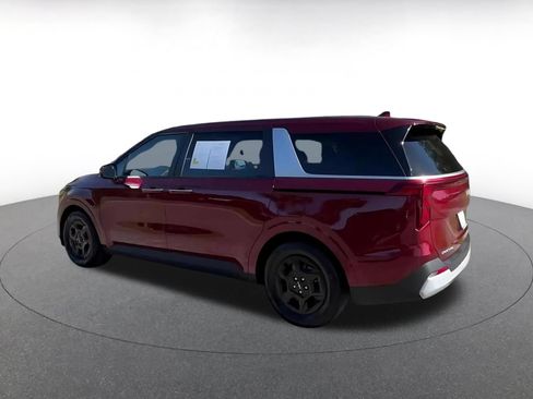 Used 2026 Kia Carnival FWD image 10