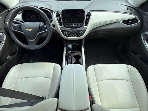 Used 2022 Chevrolet Malibu LT w/ Leather Package FWD image 12